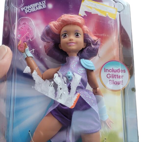 Glimmer SHE-RA Princess of Power Netflix Action Figure 2018 DreamWorks - Picture 3 of 6